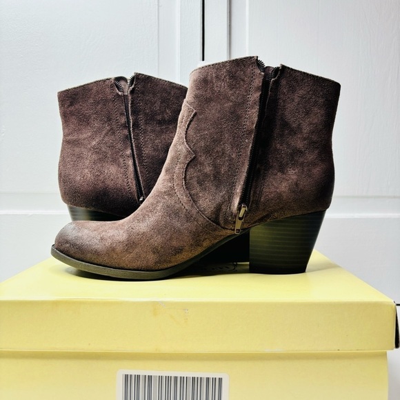 Lucky Brand Shoes - LUCKY BRAND Tablita Tobacco Oiled Suede Boots Size 9
